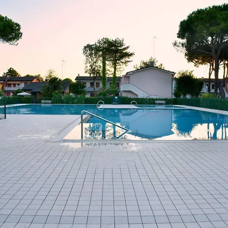 Cozy Flat With Pools In A Village Daire Bibione