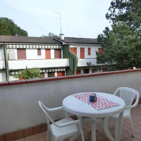 Cozy Flat With Pools In A Village Daire