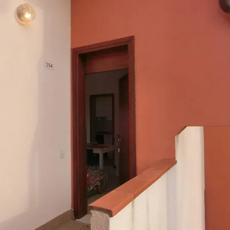 Cozy Flat With Pools In A Village דירה ביביונה
