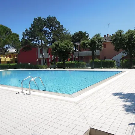 Cozy Flat With Pools In A Village ביביונה