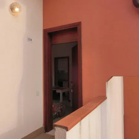 Cozy Flat With Pools In A Village דירה *